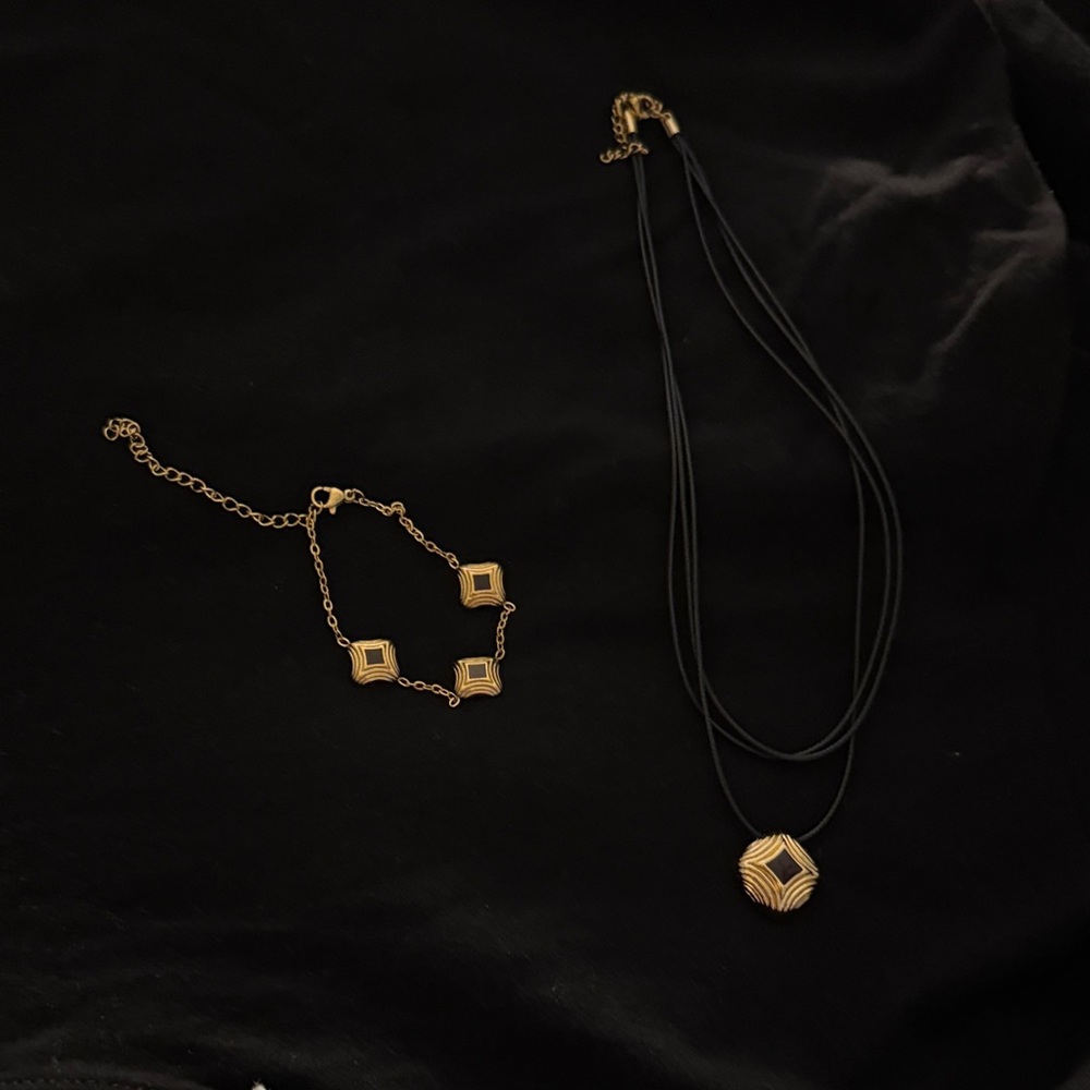 Elegant Gold and Black Jewelry Set
